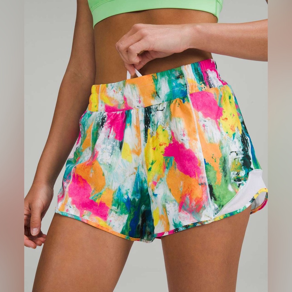 Lululemon Hotty Hot Shorts 4” size 8 Low Rise Multicolor